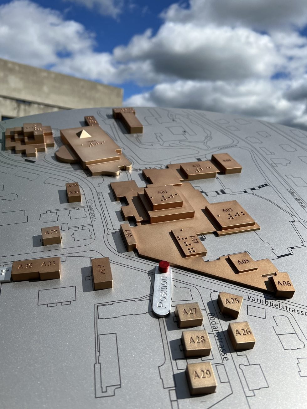 Digitales und analoges Informations- und Leitsystem